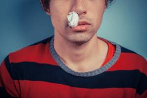 Ушиб носа: как быстро вылечить опухоль