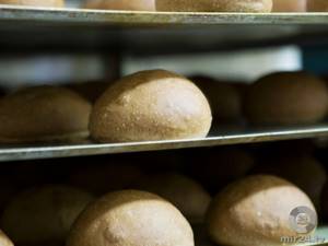 В хлеб добавляют кормовое зерно 5-го класса, улучшить его качество помогают добавки, улучшители