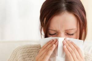 Орви, грипп передаются не через поцелуи, а через рукопожатия, при чихании и кашле
