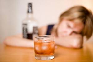 Злоупотребление алкоголем повышает риск развития онкологии
