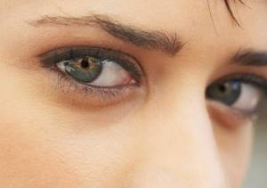 Темные круги под глазами: как избавиться, причины, заболевания