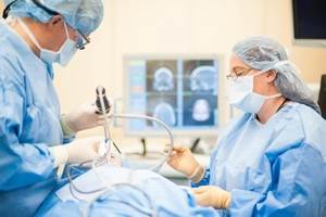 При эндоскопических операциях пальпацию будут выполнять с помощью капсулы