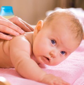Кривошея у новорожденных: лечение, причины, основные признаки, последствия