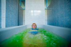 Радоновые ванны: показания противопоказания, вред и польза лечения, санатории
