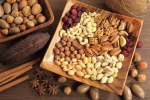 Какие орехи при какой болезни нужно есть?