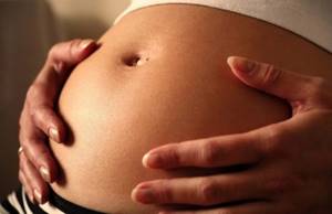 Шевеление плода при беременности: норма, на каком сроке начинаются, таблица