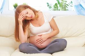 Головная боль при беременности: почему возникает, что делать