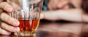 Злоупотребление алкоголем повышает риск развития онкологии