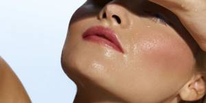 Жирная кожа лица: причины, лечение, крема, маски и другие средства для ухода