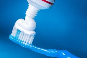 Жевательная резинка и зубная паста с красителем e171 опасны для здоровья