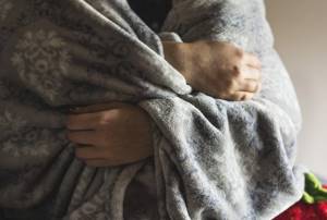 Озноб без температуры: причины у женщин, детей, мужчин