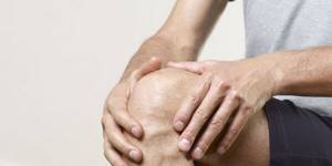 Почему возникает бурсит коленного сустава, какие симптомы и как его лечить